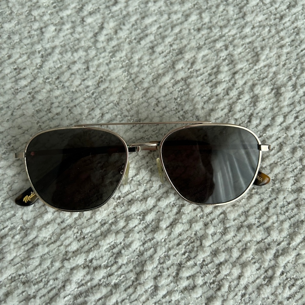 Metallic Aviator Sunglasses made well